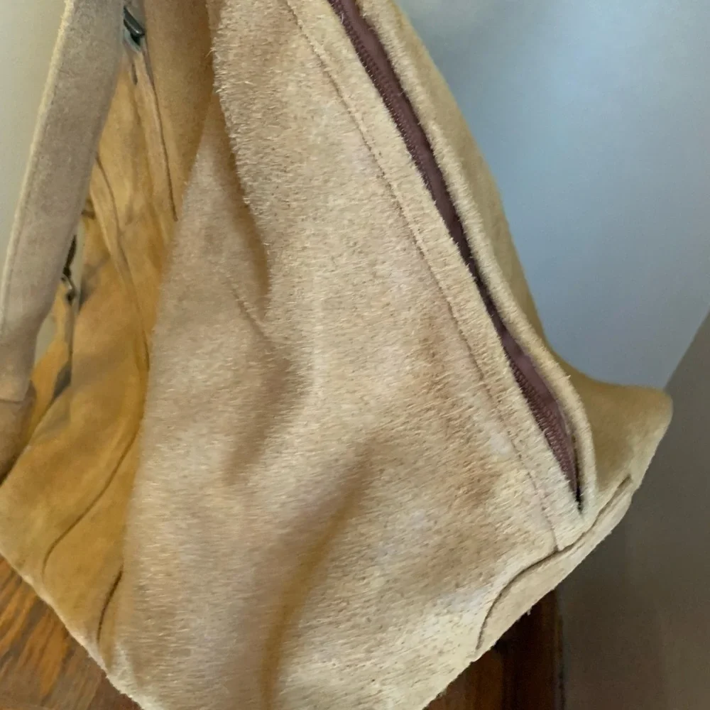 Vtg Le Donne SuedeLeather Bag Travel Shoulder Duffel Bag Tan strap Weathered Lg